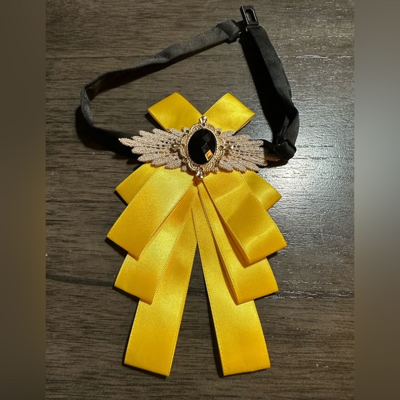 Ribbon bowtie brooch! NWOT! - Picture 3 of 4